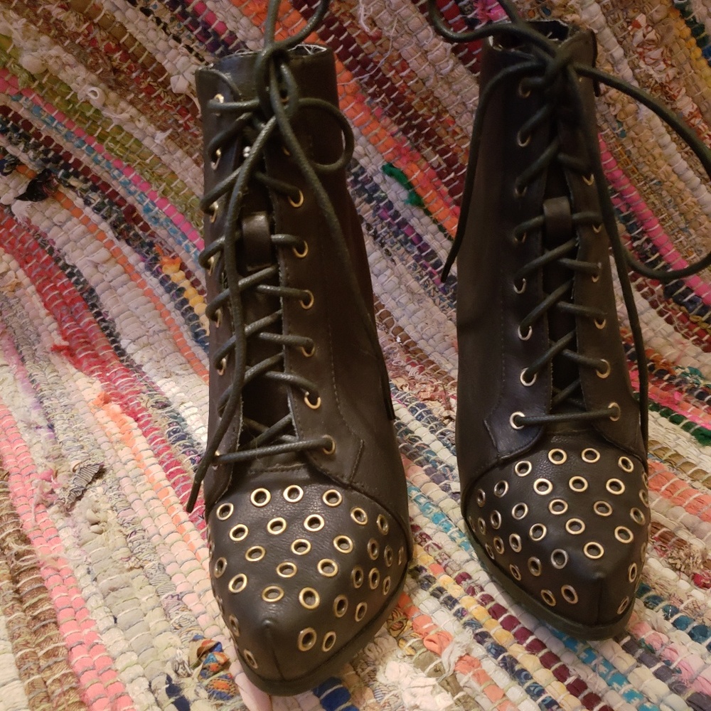 Rocker Booties - Picture 3 of 3